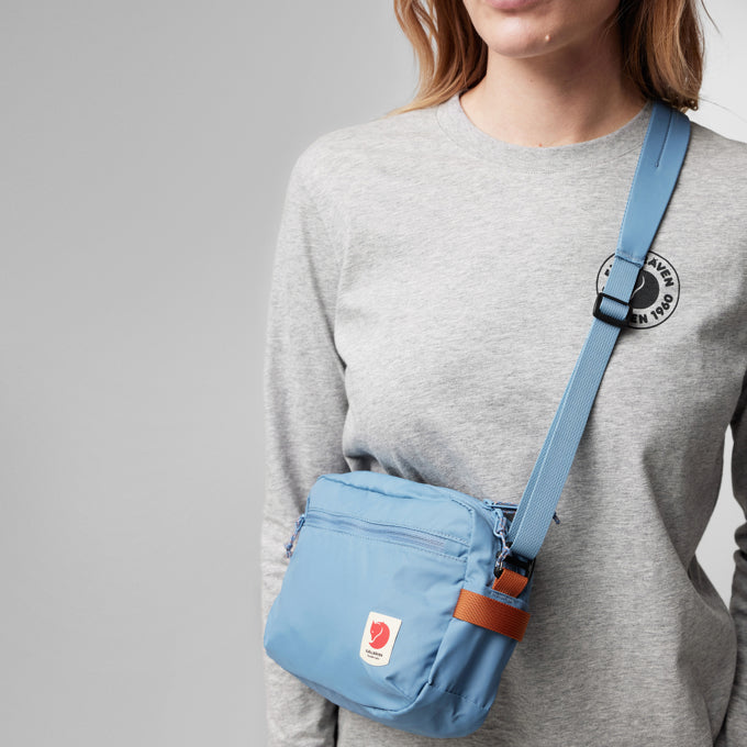 霞　ハート♡ライトブルー ショルダーバッグ High Coast Crossbody – Fjällräven SEA